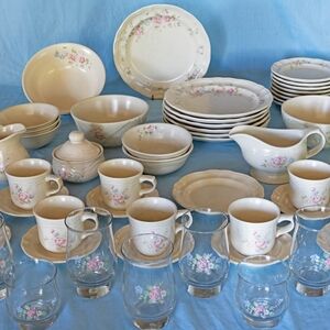 Beautiful Vtg Stoneware Pfaltzgraff Tea Rose Dinnerware Set W/ Drinking Glasses